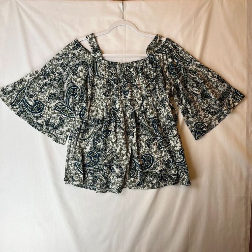 Avenue Blouse Women’s 18/20 paisley print flared sleeves off shoulder